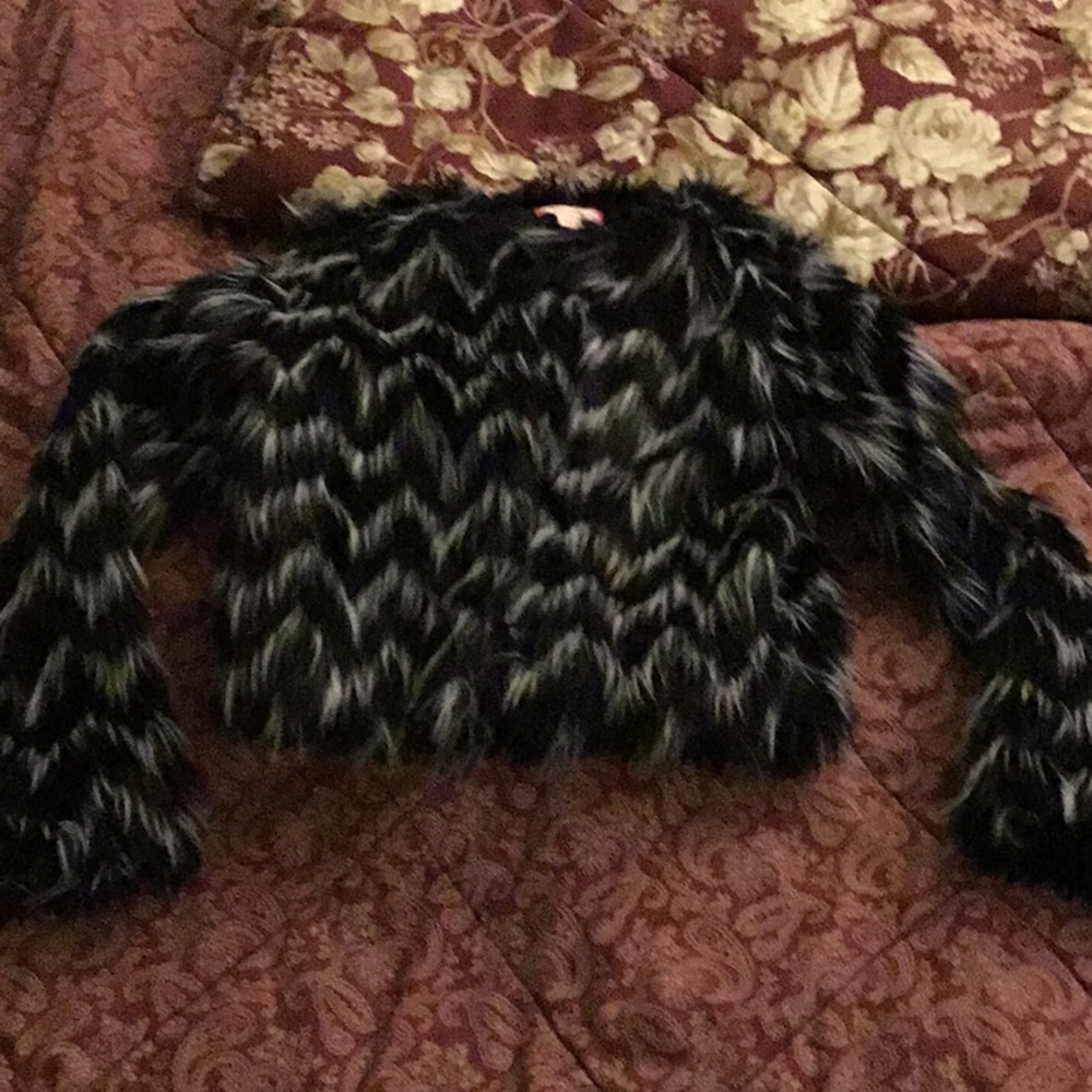 Black white chevron faux fur jacket coat